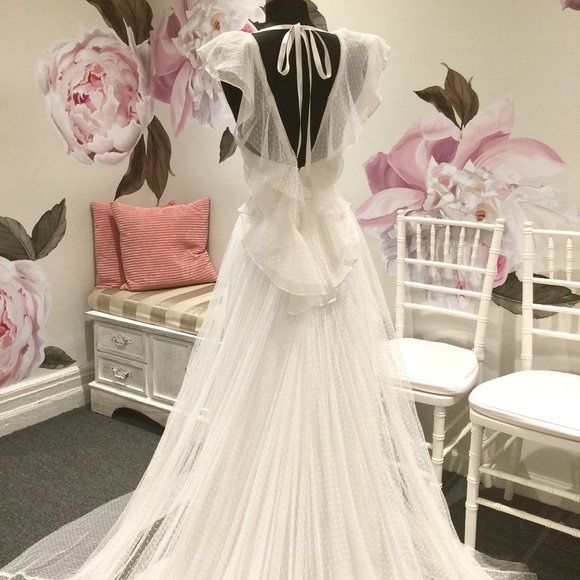 Theia Wedding Gown! - Picture 8 of 8